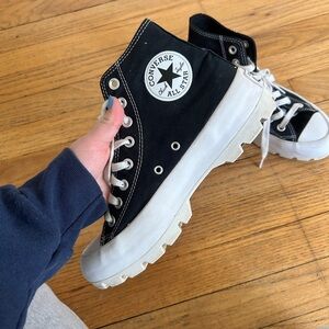 Lugged lift platform converse